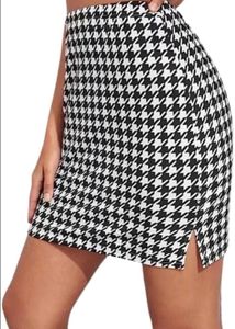 Monochromatic Skirt