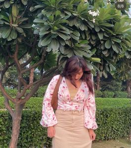 Chic Floral Wrap Top with Balloon Sleeves 🌸