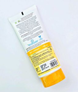 Mamaearth Ubtan Natural Glow Face Wash