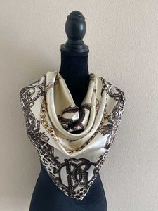 Scarf with Chain and Leopard Print