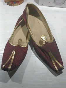 Men's Ethnic Maroon Jutti Shoes