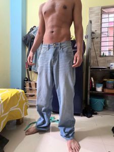 Light Wash Mid Rise Jeans