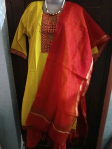 2-ComboOffer - Embellished NewYellow+GentlyUsedRed