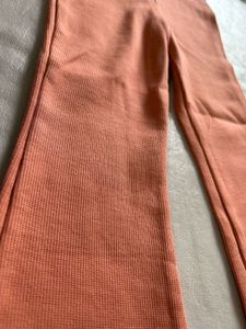 Ribbed Peach Leggings