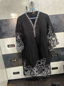 Elegant Black pakastanib Kurta set with White