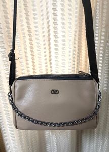 Stylish Crossbody Bag with Adjustable Strap