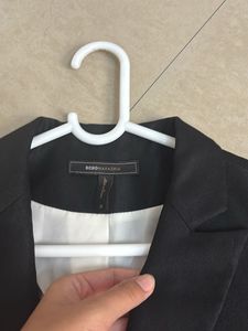 Chic Black Blazer with Puff Sleeves
