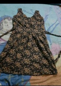 Brown Chic Floral V-Neck Sleeveless Dress
