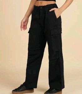 🚫LIMITED 🤝 WOMEN STYLISH BLACK  LOOSE FIT CARGO.