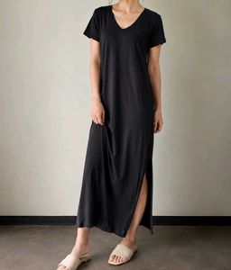 Black V-Neck  A line