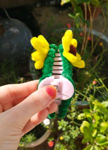 handmade pipe cleaner sunflower 🌻 Hair clutcher/
