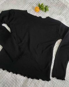 Black Ruffle-Trim Long Sleeve Top✨