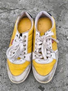Yellow Levi's Sneakers