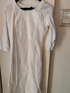 Elegant White Kurta with Sequins