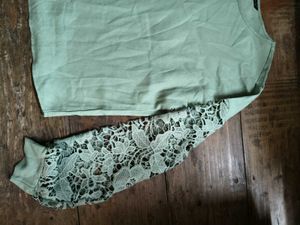 🌻Shein Mint Green Lace Sleeve Top