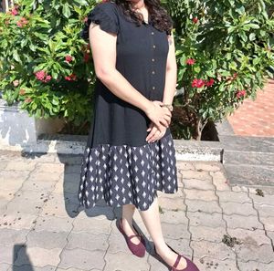 Chic Black &amp; White Printed Midi Dress