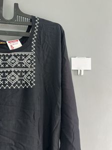 Black Embroidered Kurta (XL)