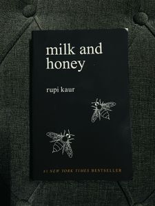 milk and honey by Rupi Kaur🍯