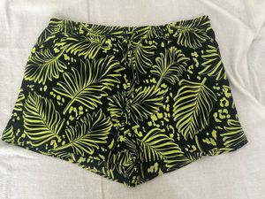 Kendall + Kylie Tropical Shorts | Size