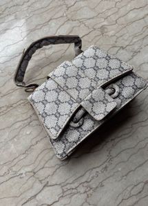 hand bag