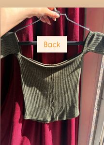 PRICE DROP‼️Ribbed Off-Shoulder Crop Top