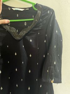 Elegant Black Printed Tunic Top