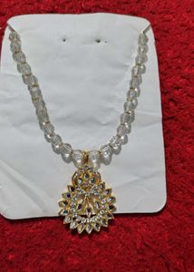 Elegant Crystal Bead Necklace 1