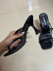 Stylish Black Strappy Heels
