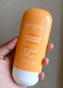 New DOT &amp; KEY Vitamin C+E Super Bright Sunscreen