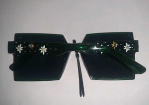 💎 One-Of-A-Kind Bottle Green Floral Sunglasses