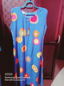 Sleeve less rayon kurthi