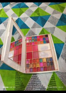 eye shadow