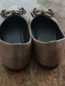 Beige Bow Flats - Size 40