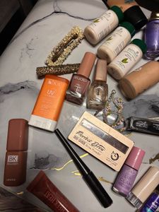 assorted make up items❤️