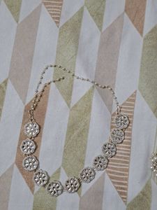 Stunning Kundan &amp; Pearl Maang Tikka and necklace