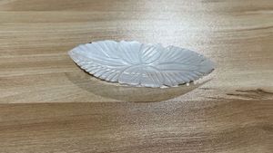 Elegant Leaf Design Hair Clip