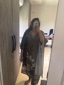 Elegant Grey Leaf Print Kurta Set with Dupatta