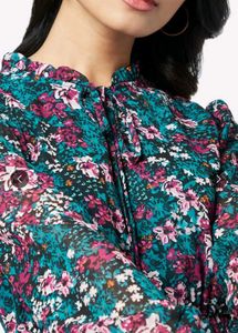 Beautiful New And Unused Dress Ideal For Gifting