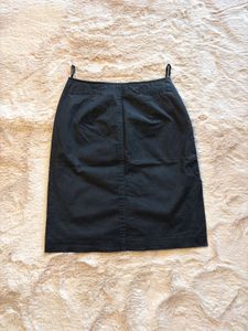 Classic Black Pencil Skirt With Pockets