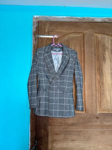 Checkered Blazer - Stylish &amp; Chic