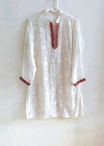 🩷🤍 Chikankari White Kurti with Pink Work