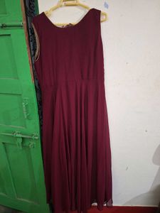 New Maroon Embellished Gown❤️✅️
