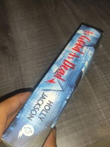 No.1 New York Times Bestselling Author Holly Jacks