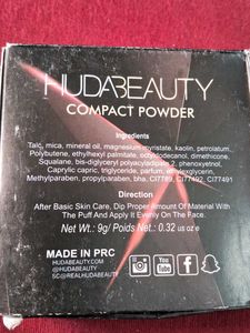 HUDA BEAUTY Compact Powder