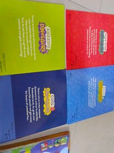Carry bag set of 4 Dinosaurs Coloring Books