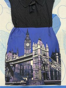 Chic London Print Dress with Bow Detail
