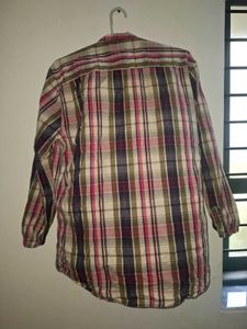 Women's Plaid Button-Up Shirt 🤍