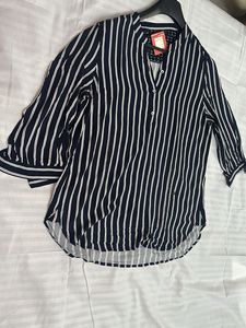 Chic Striped Top with Lace Detail