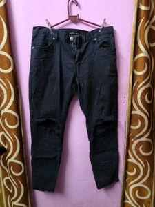 🎀SALE🎀Stylish Distressed Black Jeans