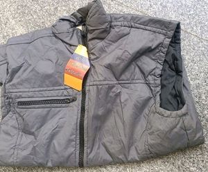 Sleeveless Jacket For Winters
